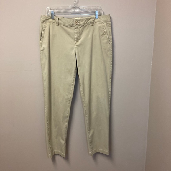 Khaki pants with a touch of stretch - Picture 2 of 5